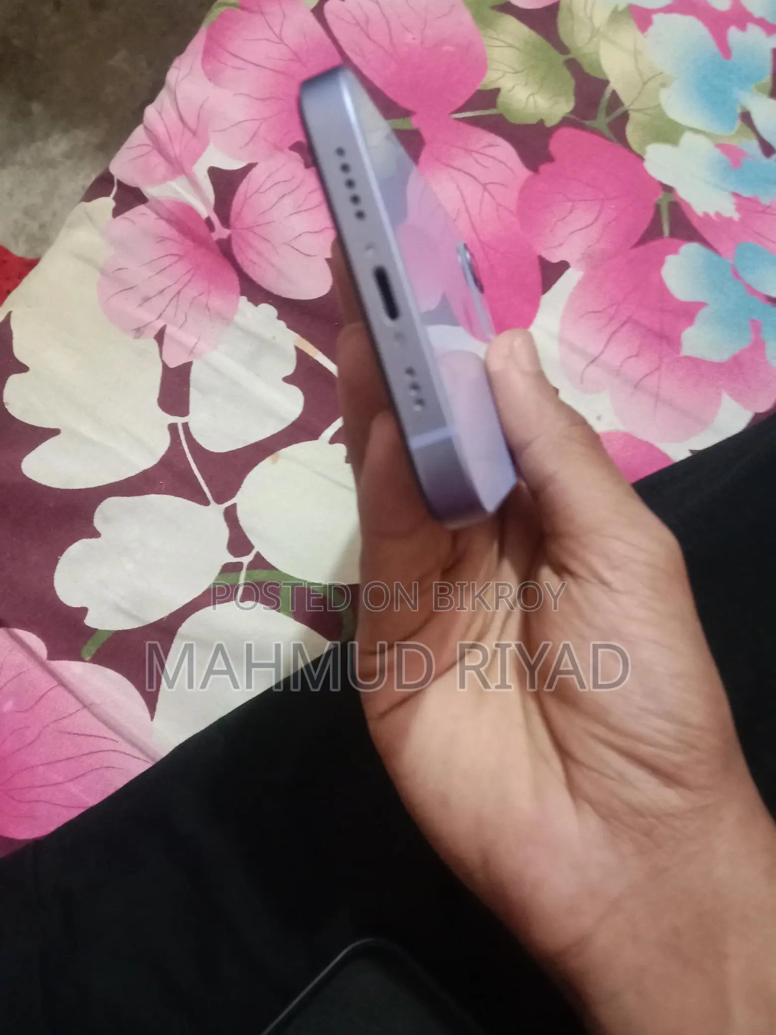 Apple iPhone 12 (Used)