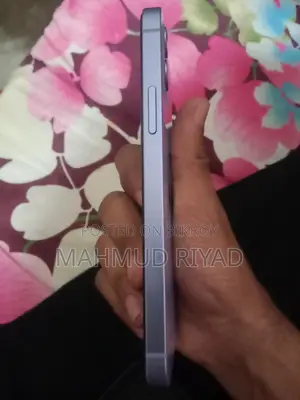 Apple iPhone 12 (Used)