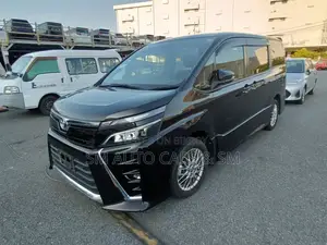 Toyota Voxy Hybrid ZS Kiramiki 2020