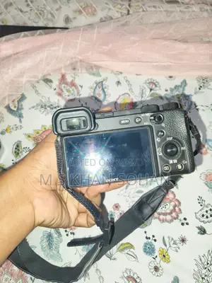 Sony A6600 + lens tripod cleaner memory charger extra battery