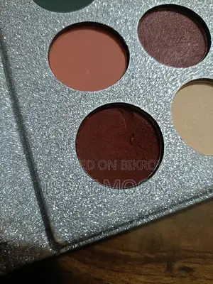 Beautiful Eyeshadow Palette For Sale ✨