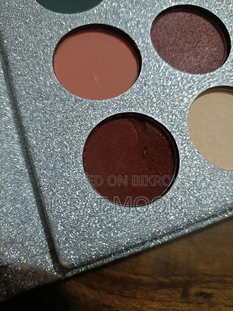 Beautiful Eyeshadow Palette For Sale ✨