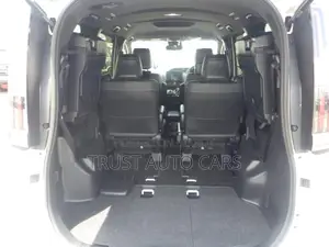 Toyota Esquire GI PREMIUM, 4.5 2020