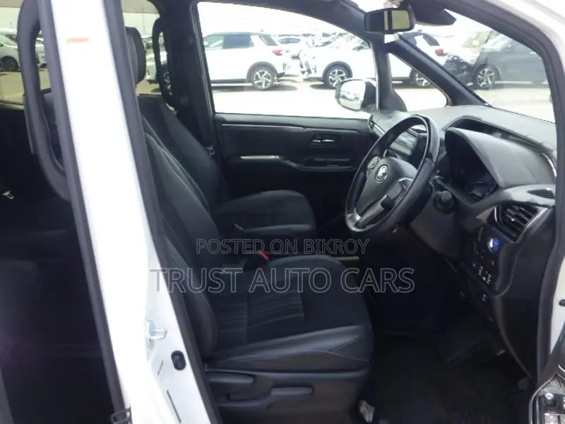 Toyota Esquire GI PREMIUM, 4.5 2020