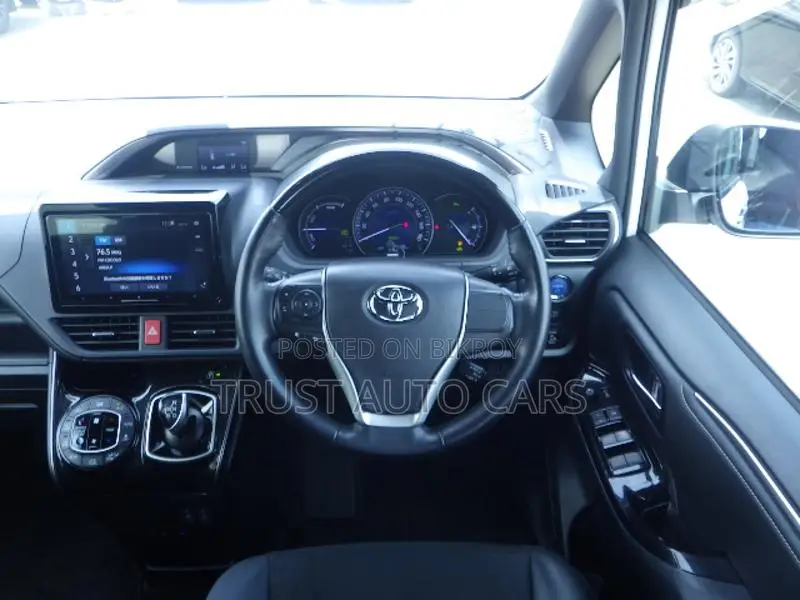 Toyota Esquire GI PREMIUM, 4.5 2020