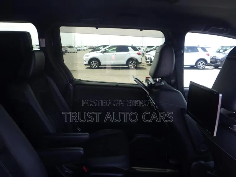 Toyota Esquire GI PREMIUM, 4.5 2020