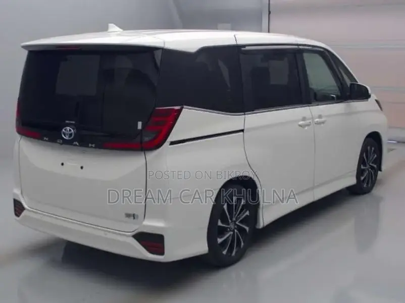 Toyota Noah S-Z Hybrid Pearl 2023