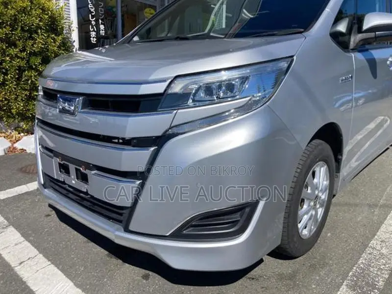 Toyota Noah Hybrid X প্রি-অর্ডার ২০২১