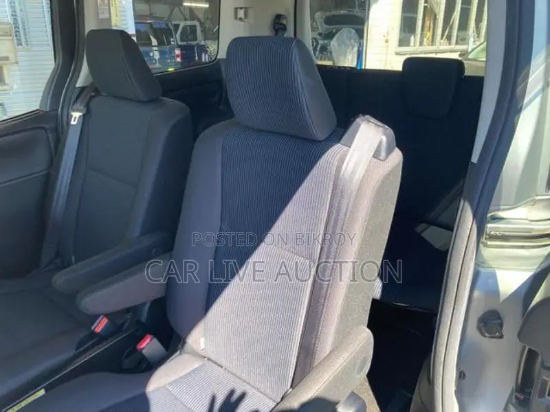 Toyota Noah Hybrid X প্রি-অর্ডার ২০২১