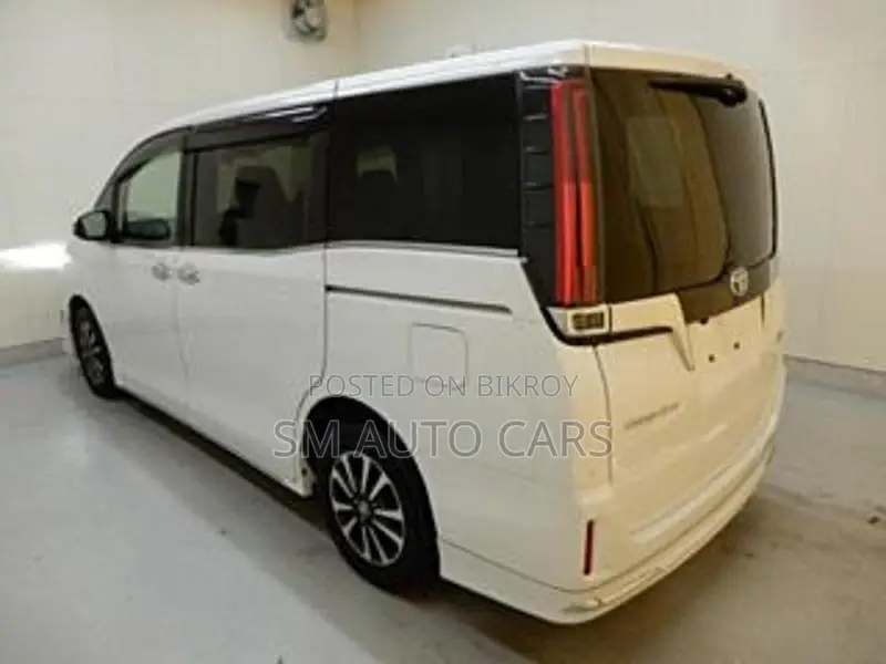 Toyota Esquire Hybrid Gi Pearl 2021