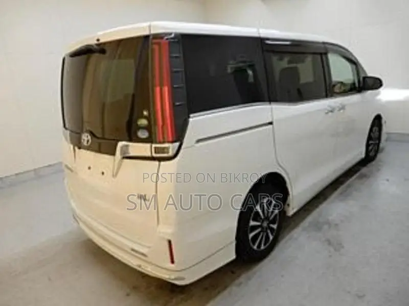 Toyota Esquire Hybrid Gi Pearl 2021
