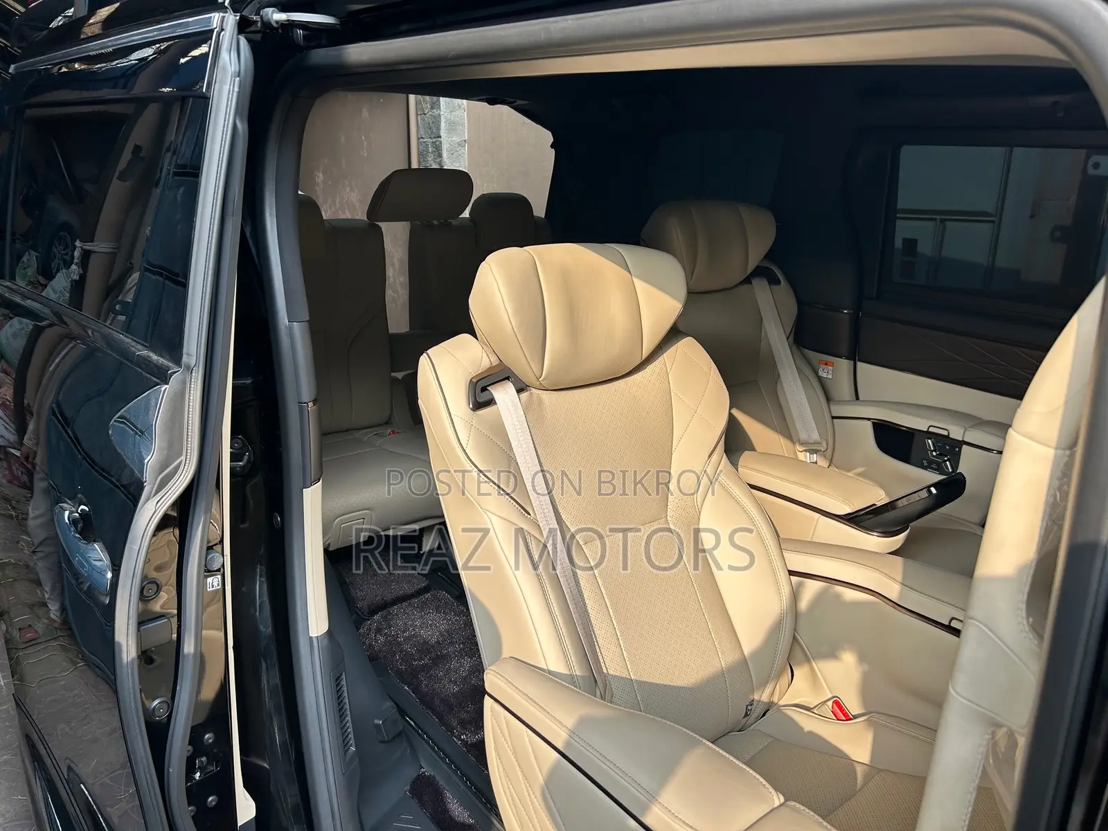Toyota Alphard EXECUTIVE LOUNGE 2025