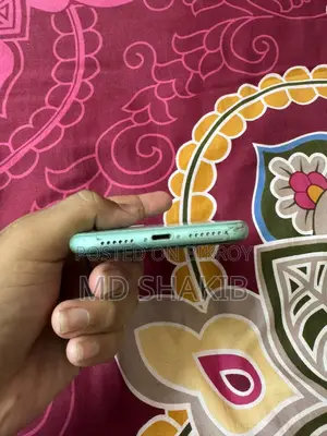 Apple iPhone 11 (Used)