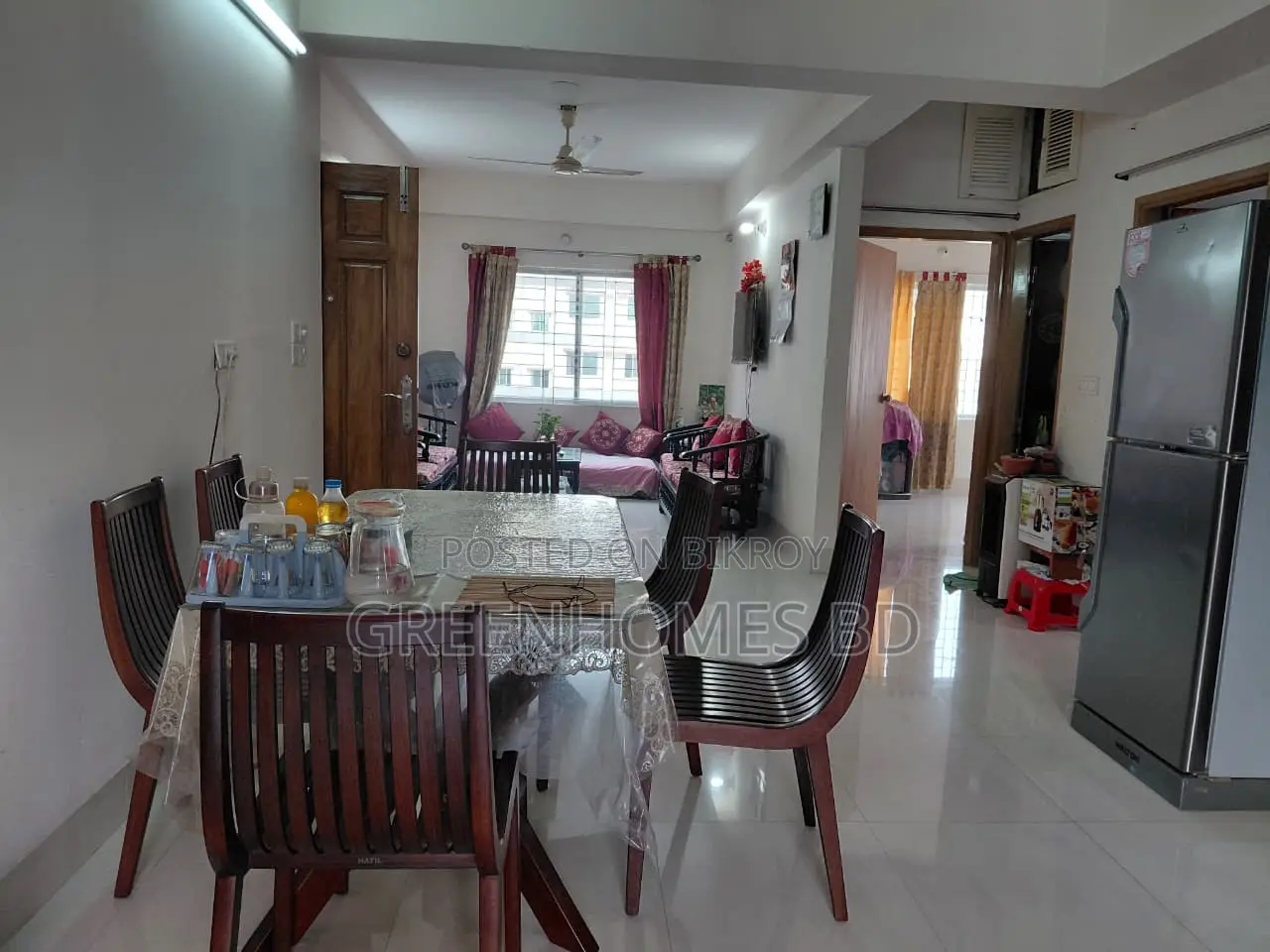 বসুন্ধরা আবাসিক এলাকায় ১৬০০ বর্গফুট (দক্ষিনমুখী) রেডি অ্যাপার্টমেন্ট