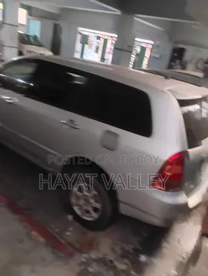 Toyota Fielder . 2003