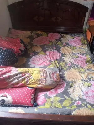 একটি বক্স খাট বিক্রি করা হবে