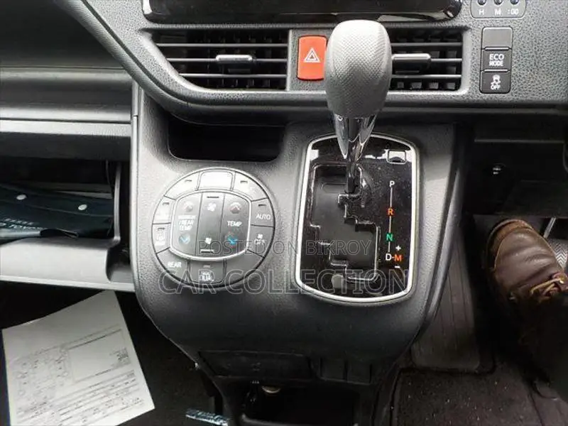 Toyota Noah X Non Hybrid Purple 2021