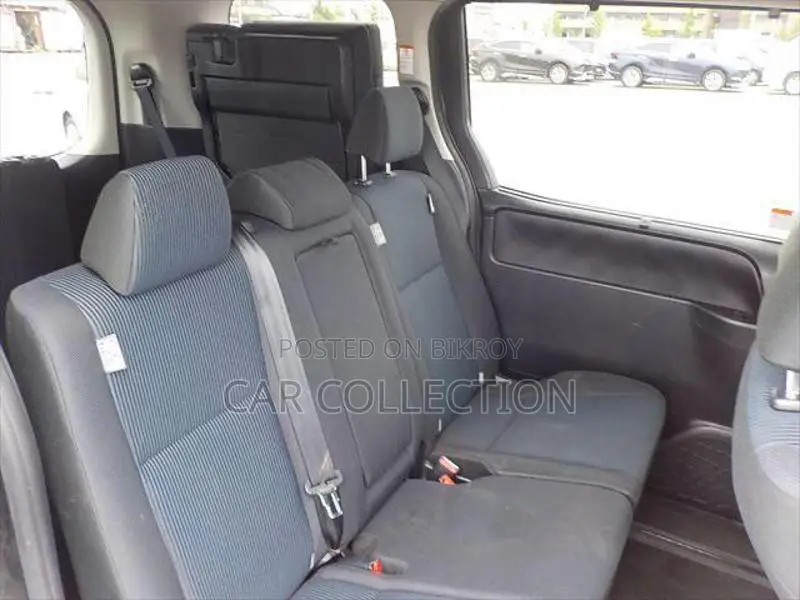 Toyota Noah X Non Hybrid Purple 2021