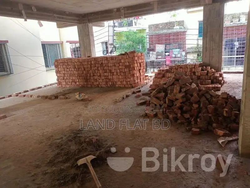 ALMOST READY FLAT FOR SALE 1600 SFT