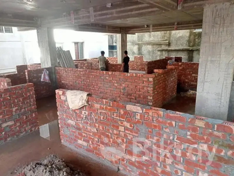 ALMOST READY FLAT FOR SALE 1600 SFT