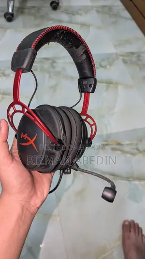 Hyperx Cloud Alpha গেমিং হেডসেট।