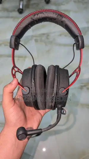 Hyperx Cloud Alpha গেমিং হেডসেট।