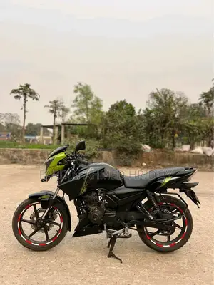 TVS APACHE RTR 150 . 2016