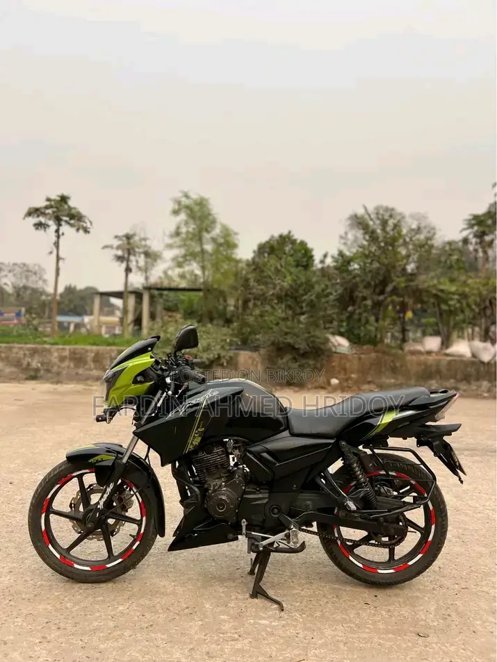 TVS APACHE RTR 150 . 2016