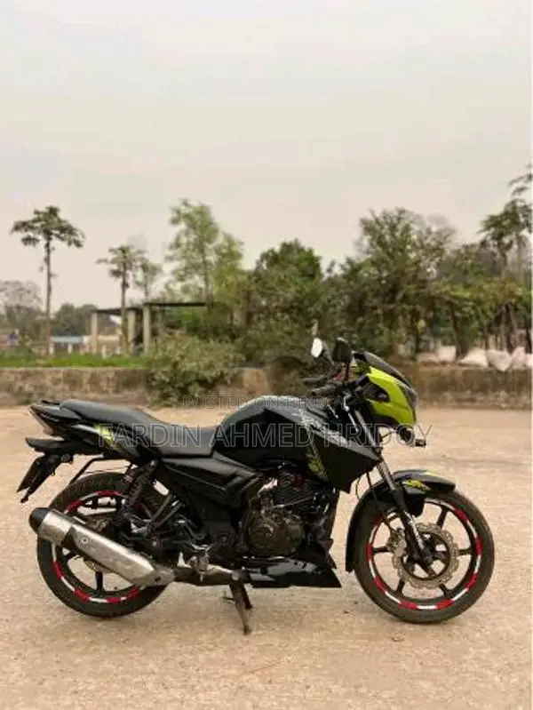 TVS APACHE RTR 150 . 2016