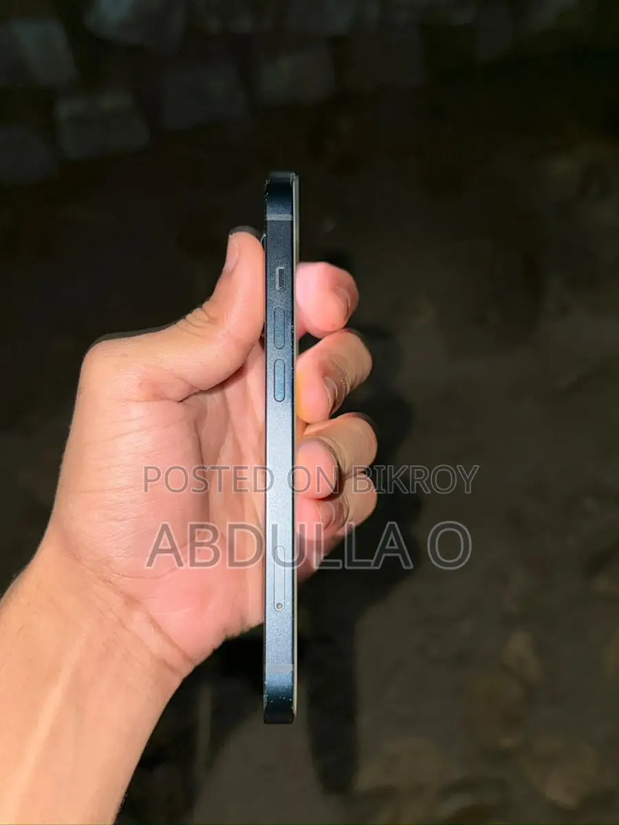 Apple iPhone 13 (Used)