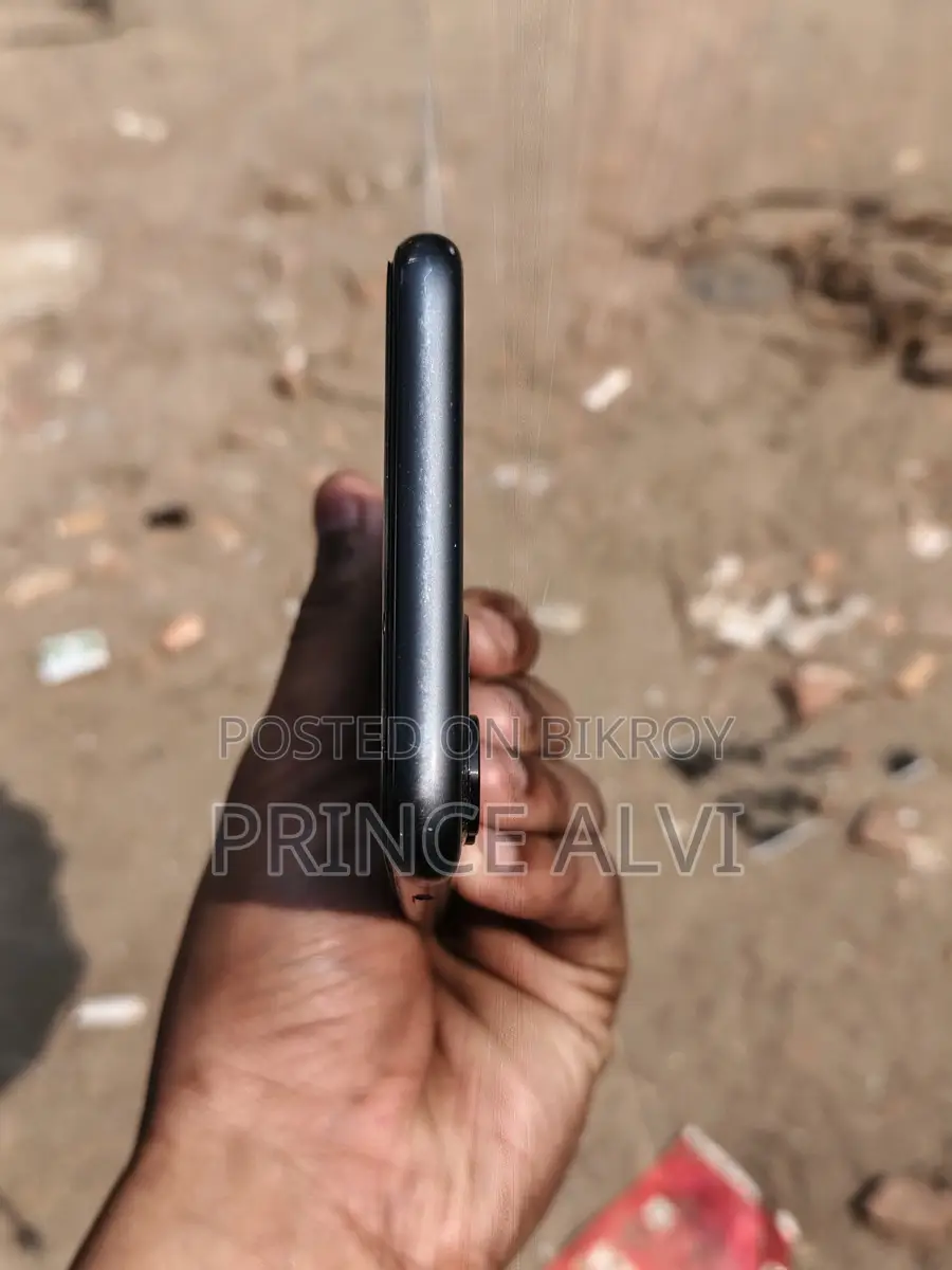 Apple iPhone 11 (Used)