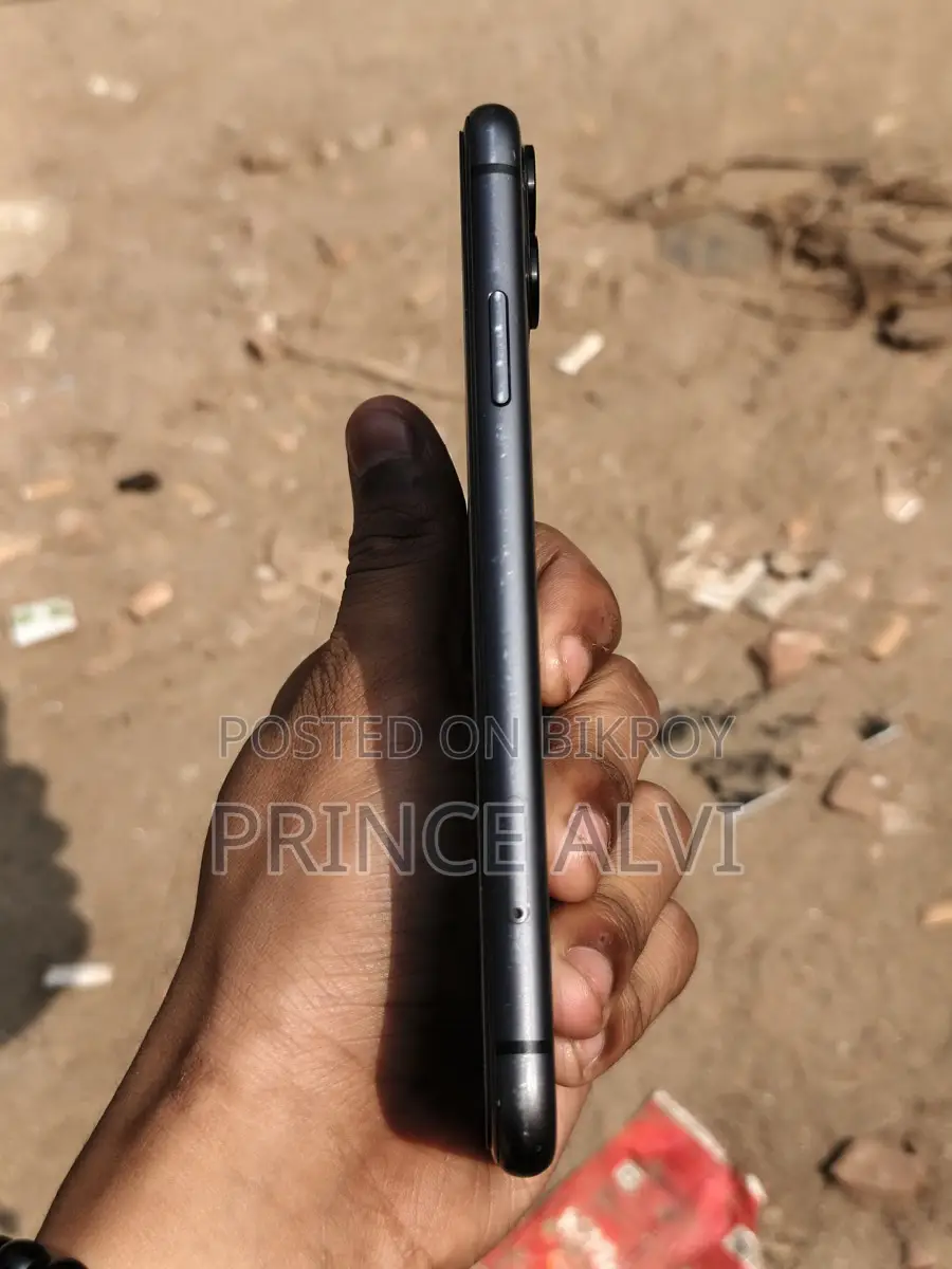 Apple iPhone 11 (Used)