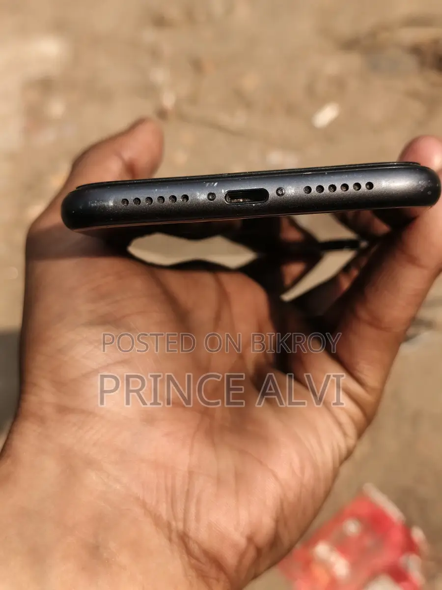 Apple iPhone 11 (Used)
