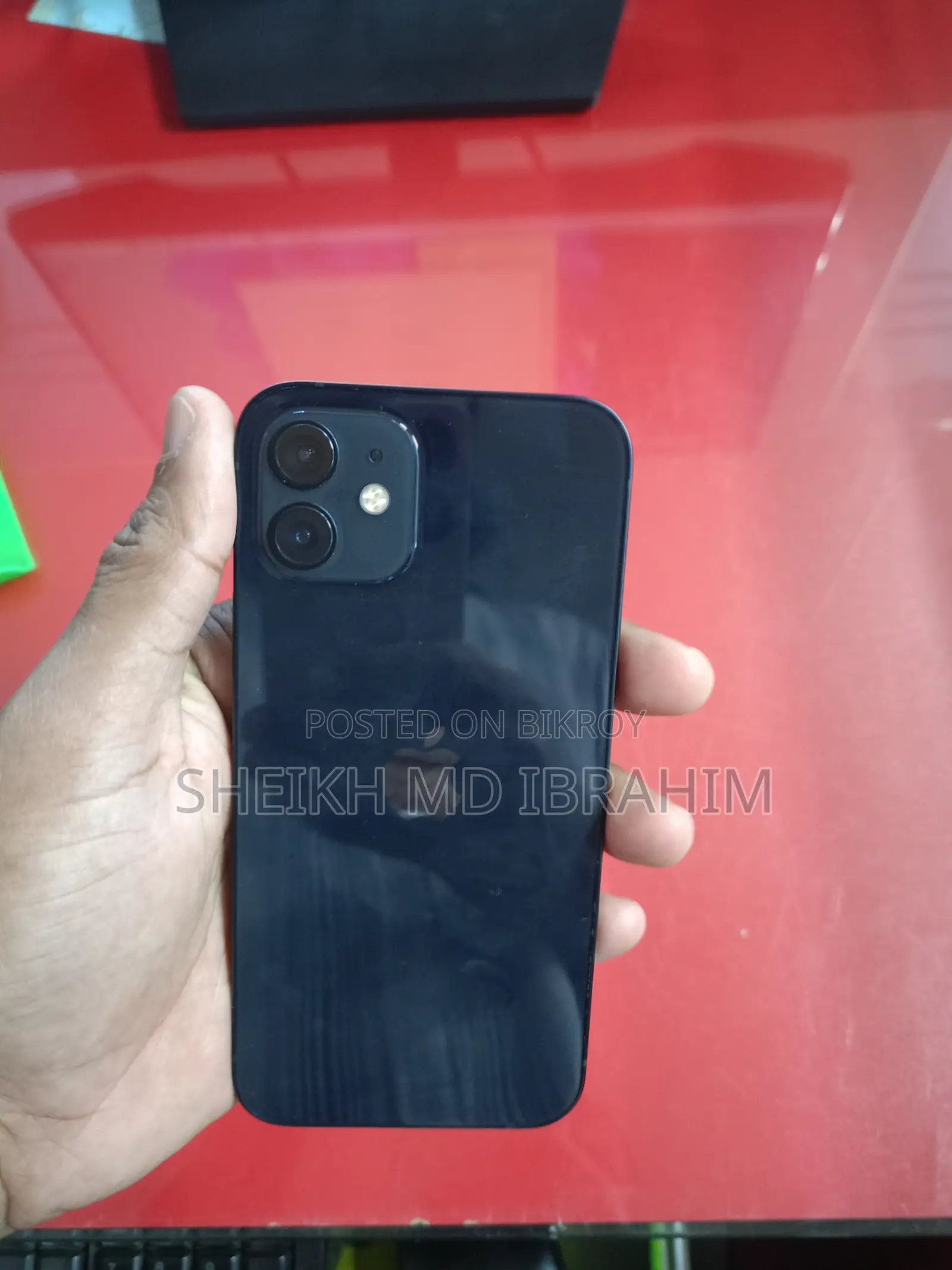 Apple iPhone 12 (Used)