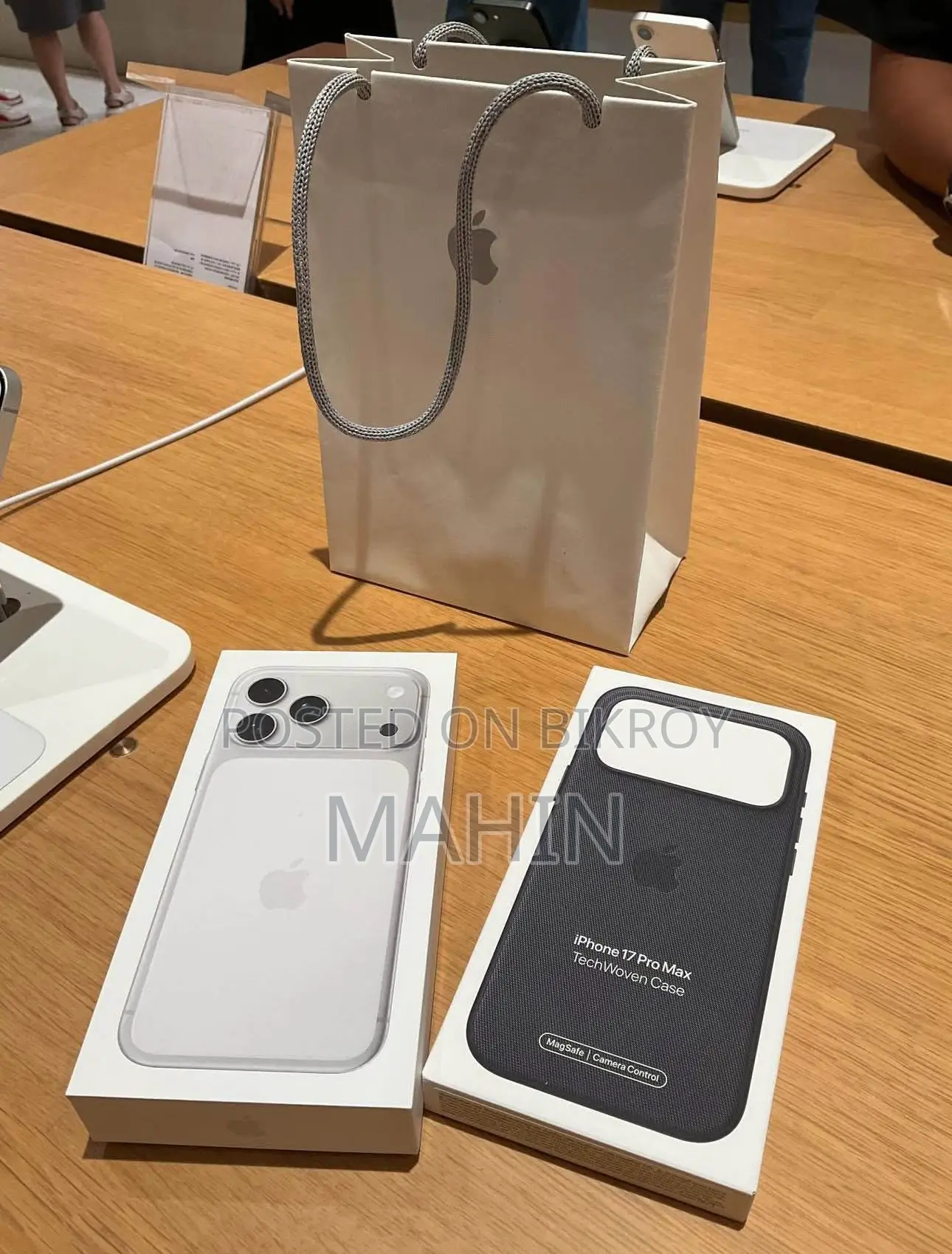 Apple iPhone 17 Pro Max (Brand New)
