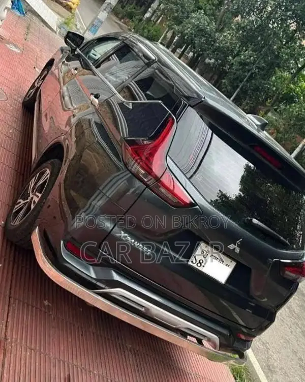 মিতসুবিশি এক্স-প্যান্ডার ৭ সিটার এসইউভি ১৫০০সিসি ২০২১