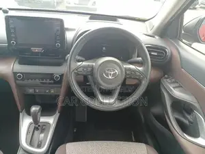 Toyota Yaris Cross Z Leather Hybrid Red 2021