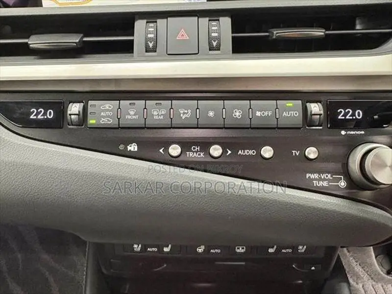 Lexus ES 300h L Version 2021