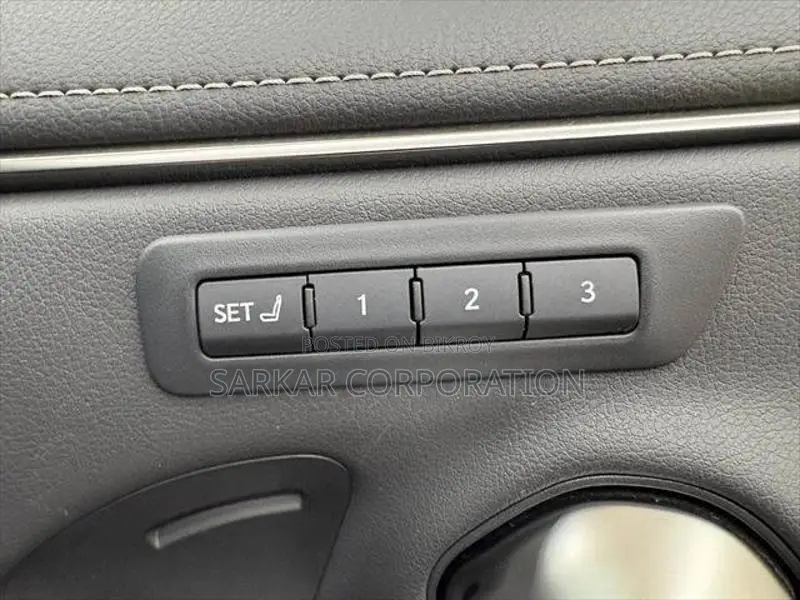 Lexus ES 300h L Version 2021