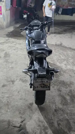 Suzuki Gixxer SF . 2017