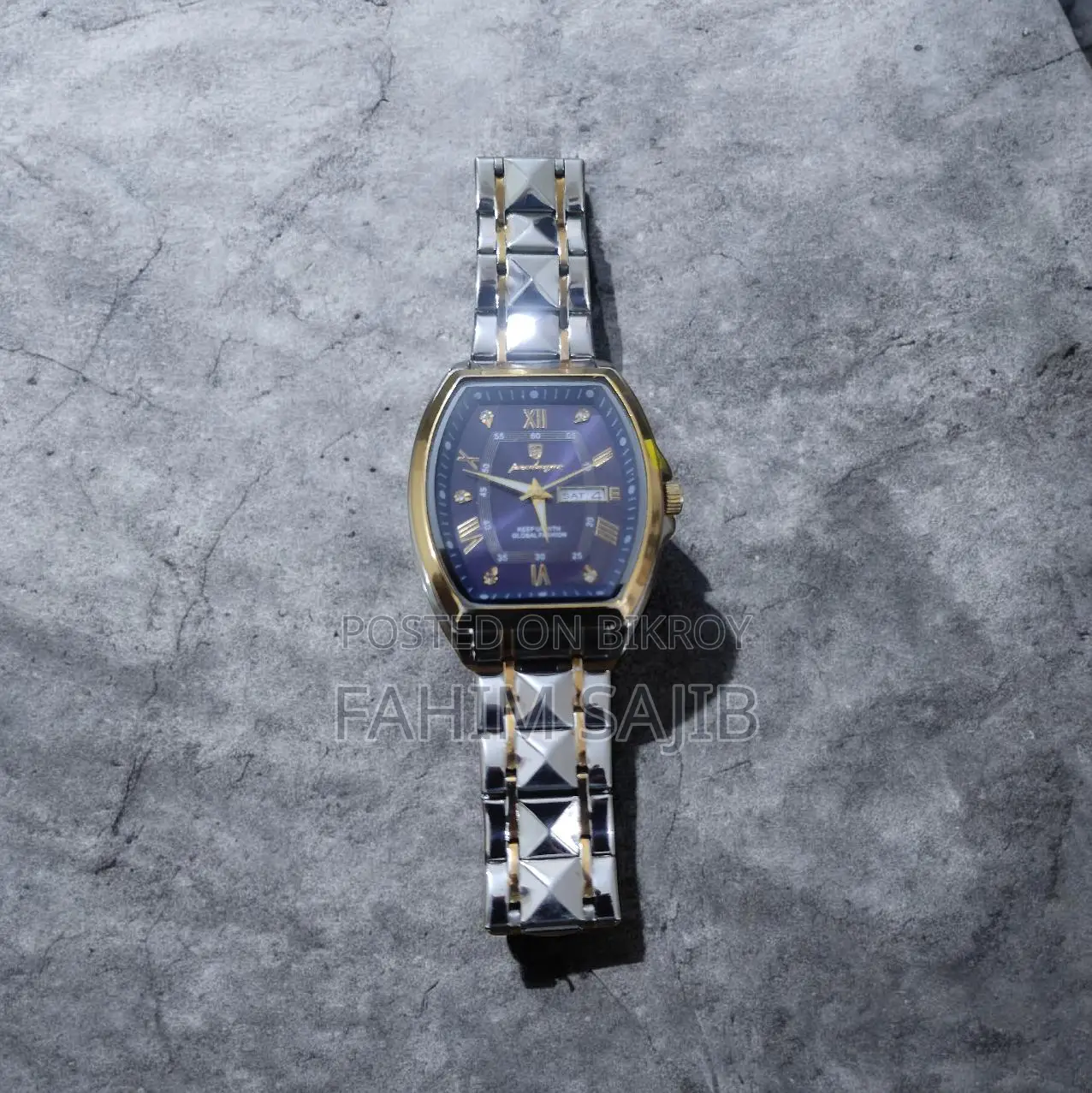 Stylish Men's Wrist Watch for Sale (Time + Date + Day)