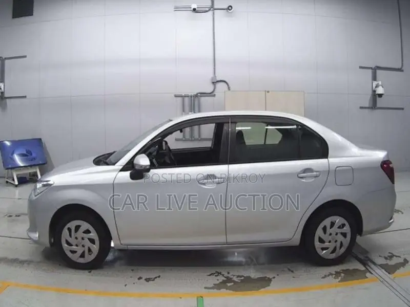Toyota Axio hybrid 2021
