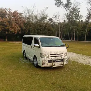 Toyota Hiace 2019