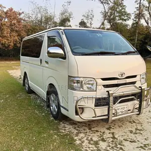 Toyota Hiace 2019