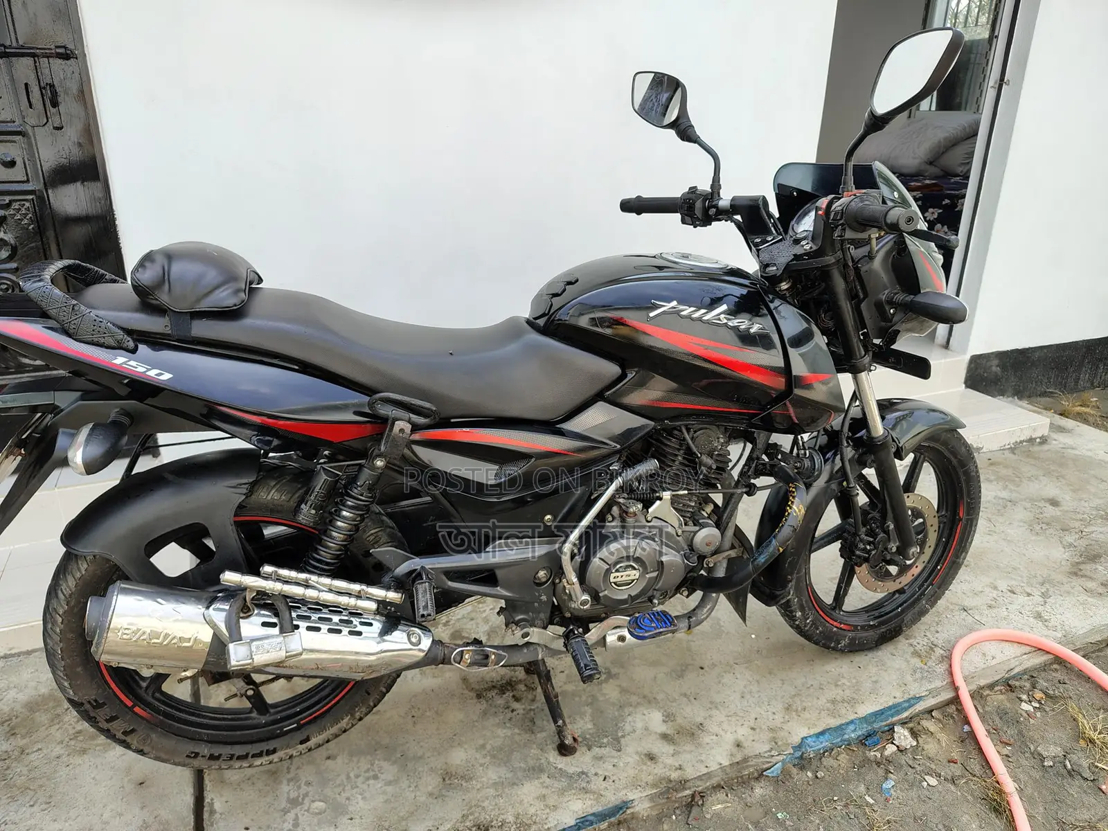 Bajaj Pulsar 150 . 2018