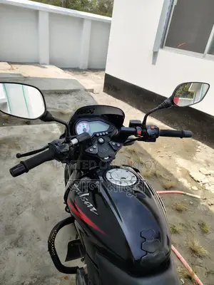 Bajaj Pulsar 150 . 2018