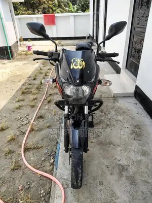 Bajaj Pulsar 150 . 2018