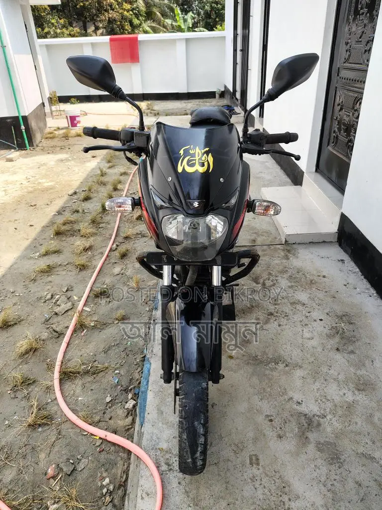 Bajaj Pulsar 150 . 2018