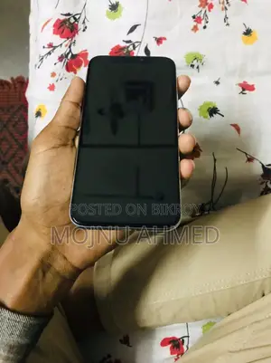 Apple iPhone X (Used)