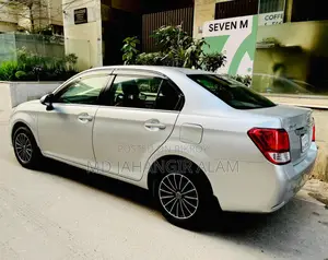 Toyota Axio 2012